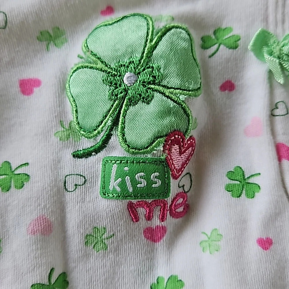 Carter's Just One Year Clover Kiss Me Romper Baby Girls 3M - Picture 3 of 9